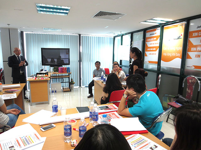 Tư duy phục vụ khách hàng chuyên nghiệp - Jetstar Pacific (16.07.2015)